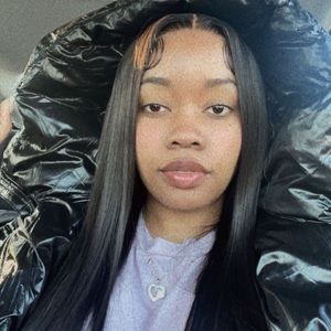 Meet your Posher, Desiree